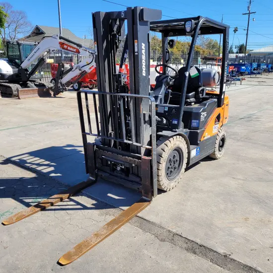 2022 Doosan G25P-7DF Warehouse Forklift