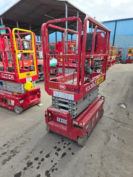 2018 MEC 1330SE Scissor Lift