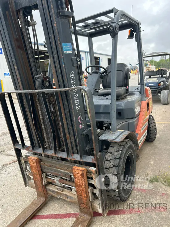 2017 Toyota 8FDU25 Forklift