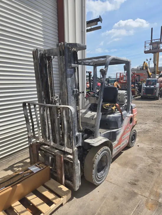 2023 Toyota 40-8FGU25 Warehouse Forklift