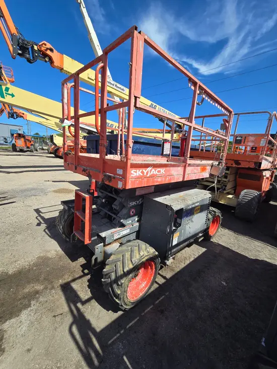 2017 Skyjack SJ6832RT Rough Terrain Scissor Lift