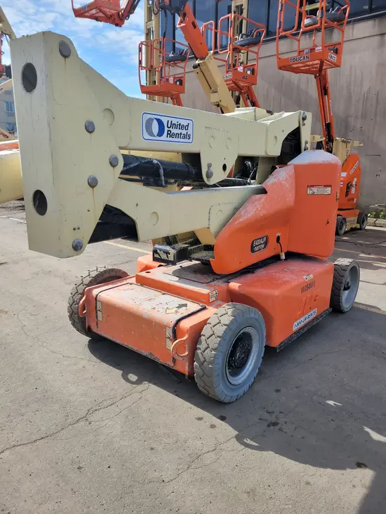 2014 JLG E400AJPN Articulating Boom Lift