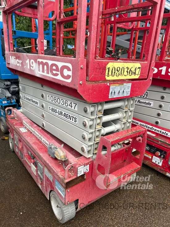 2018 MEC MICRO 19 Scissor Lift