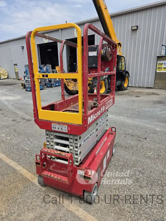 2018 MEC MICRO 19 Scissor Lift