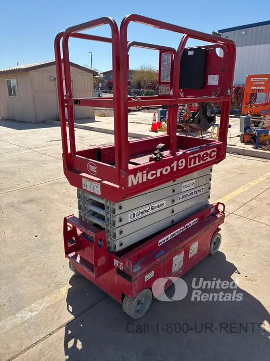 2018 MEC MICRO 19 Scissor Lift