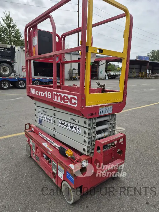 2019 MEC MICRO 19 Scissor Lift