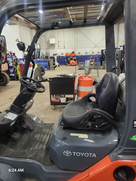 2019 Toyota 8FGU30 Warehouse Forklift