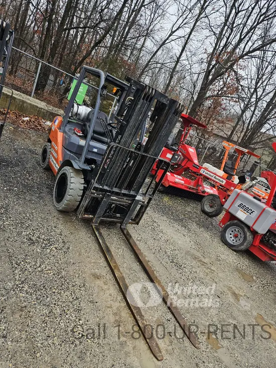 2019 Toyota 8FGU30 Warehouse Forklift