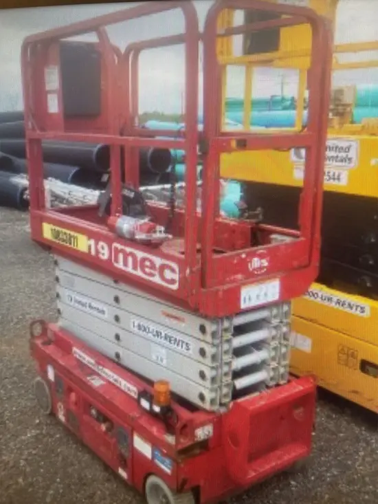 2018 MEC MICRO 19 Scissor Lift