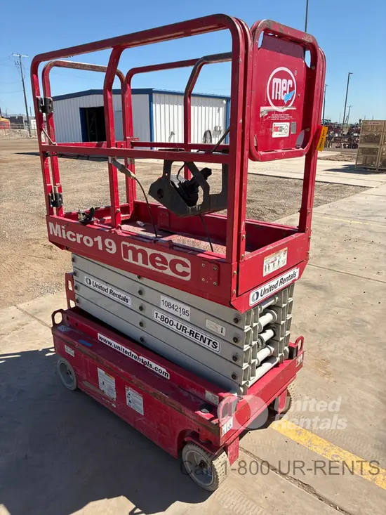 2018 MEC MICRO 19 Scissor Lift