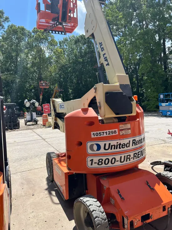 2017 JLG E400AJPN Articulating Boom Lift