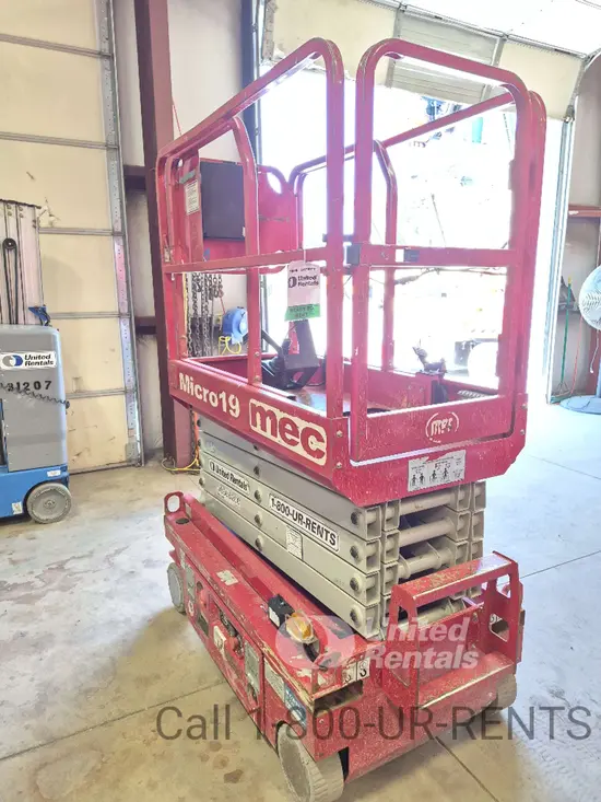 2018 MEC MICRO 19 Scissor Lift