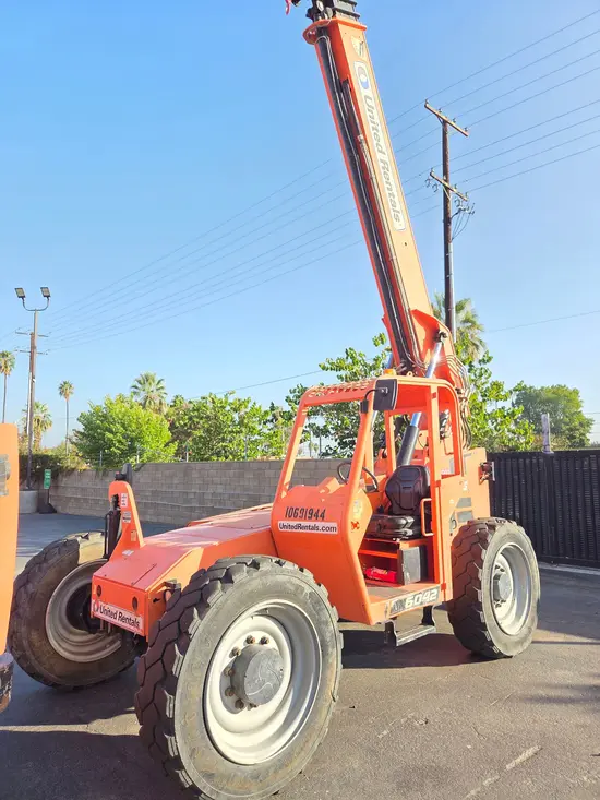 2017 SKYTRAK 6042 Forklift
