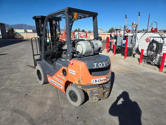 2019 Toyota 8FGU25 Warehouse Forklift