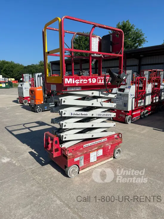 2018 MEC MICRO 19 Scissor Lift