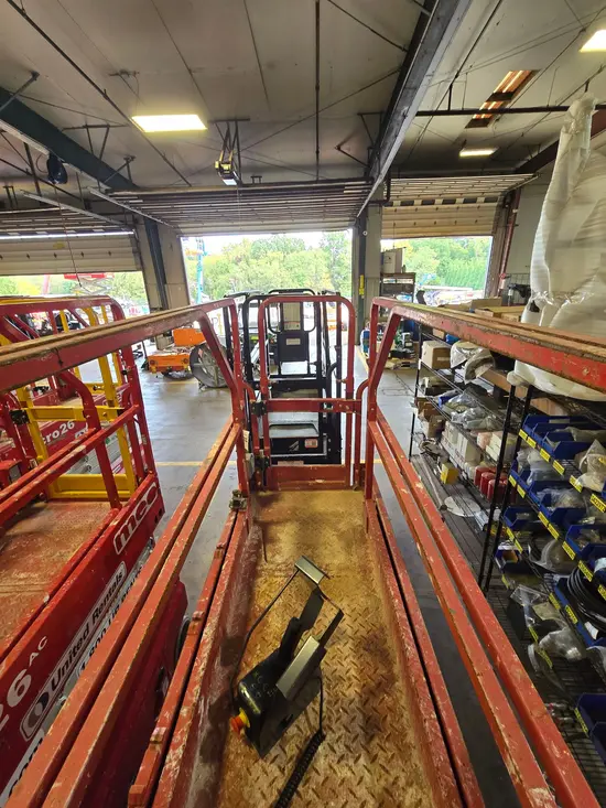 2019 MEC MICRO 26 Scissor Lift