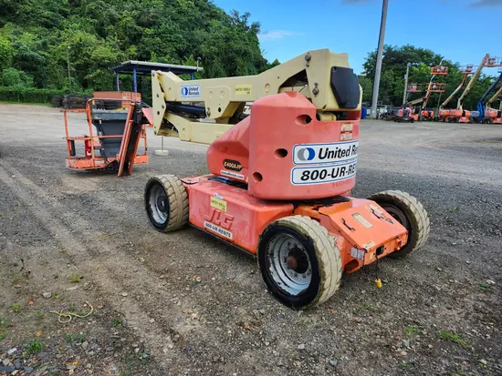 2013 JLG E400AJP Articulating Boom Lift
