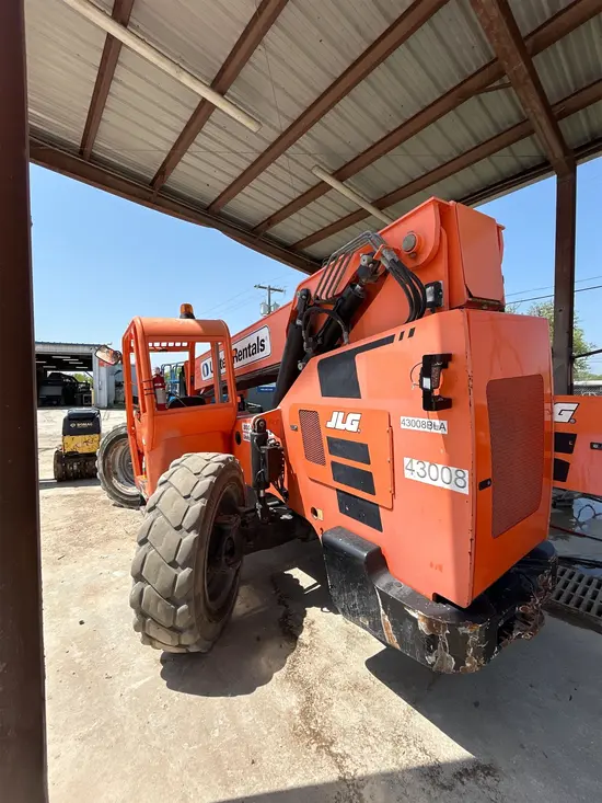 2017 SKYTRAK 8042 Forklift