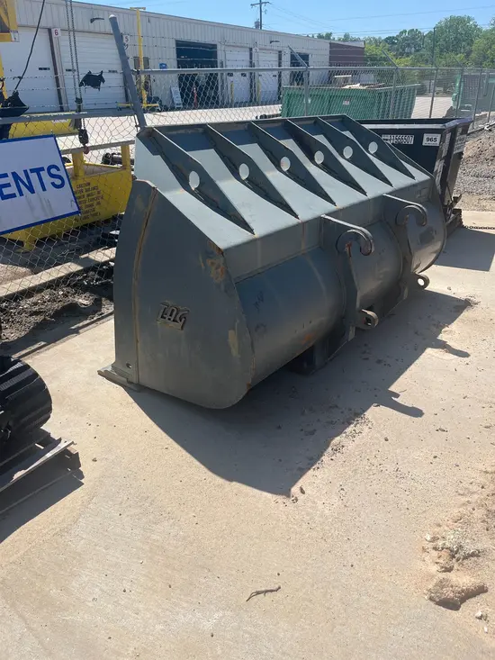 2019 HITACHI 2.8BKT JRB416 Attachment