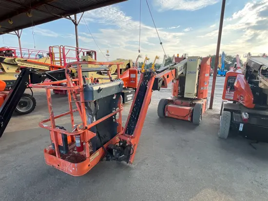 2016 JLG E300AJP Articulating Boom Lift