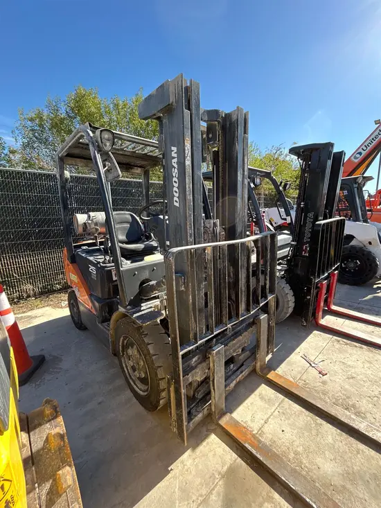 2019 Doosan G25N-7LP Warehouse Forklift