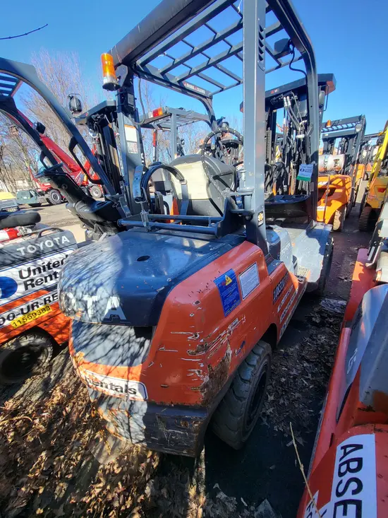 2018 Toyota 8FGU30 Warehouse Forklift