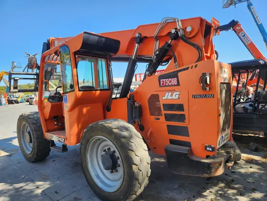 2017 SKYTRAK 6042 Forklift