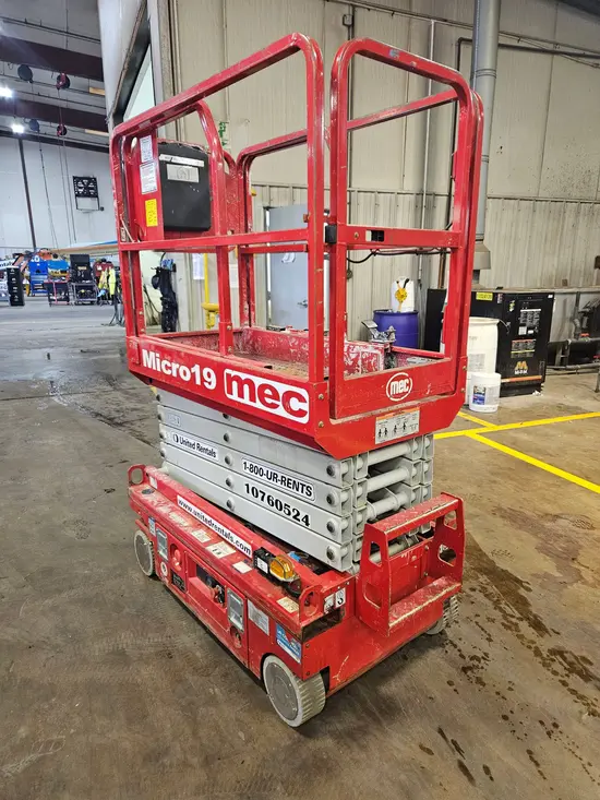 2018 MEC MICRO 19 Scissor Lift