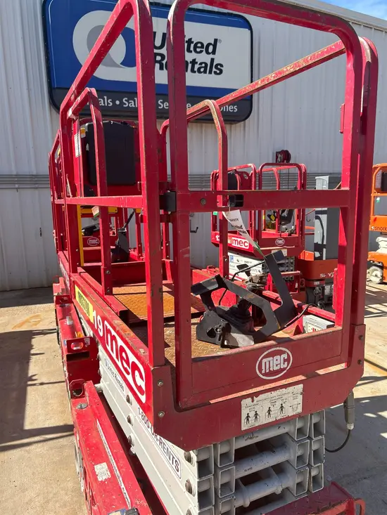 2018 MEC MICRO 19 Scissor Lift