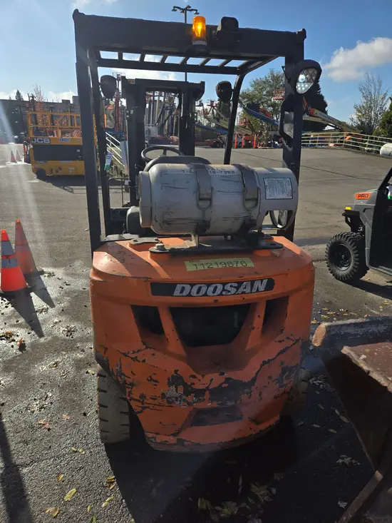 2021 Doosan G25N-7DF Warehouse Forklift