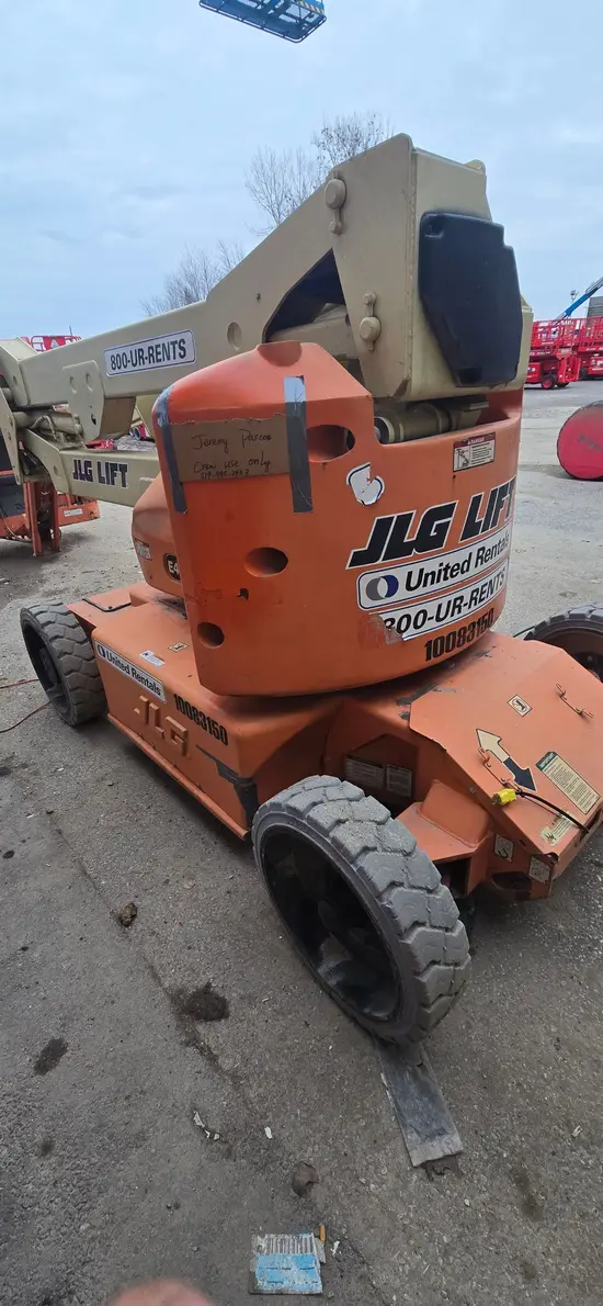 2012 JLG E450AJ Articulating Boom Lift