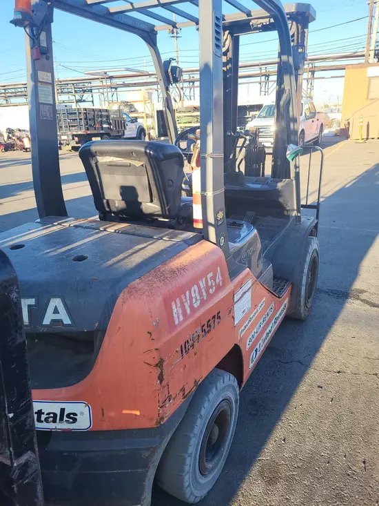 2018 Toyota 8FDU30 Warehouse Forklift