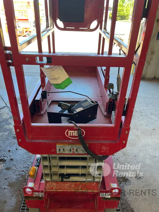 2019 MEC MICRO 19 Scissor Lift