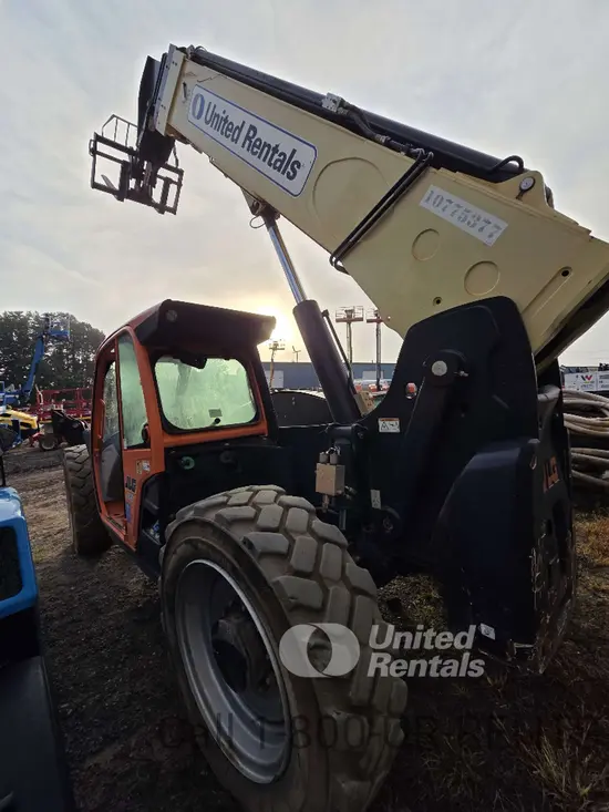 2018 JLG 1055 Forklift
