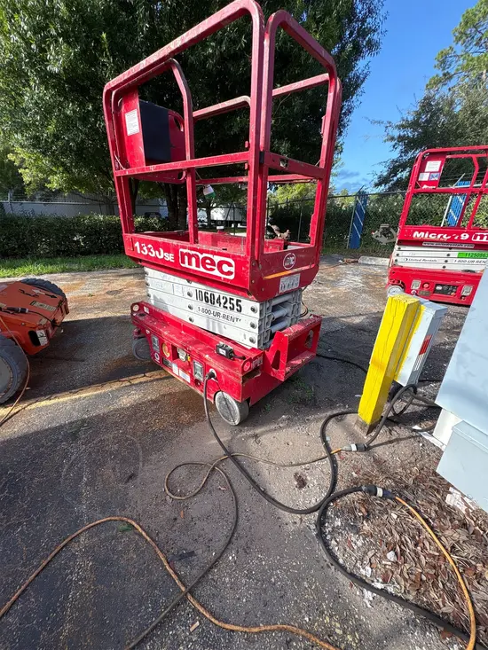 2017 MEC 1330SE Scissor Lift