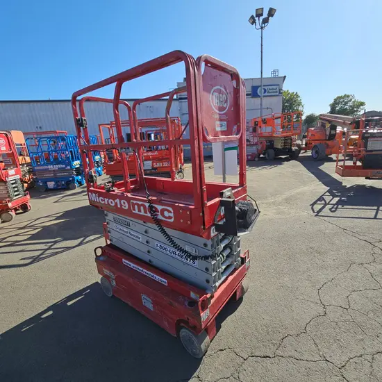 2019 MEC MICRO 19 Scissor Lift