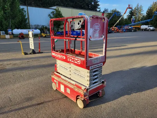 2018 MEC MICRO 19 Scissor Lift