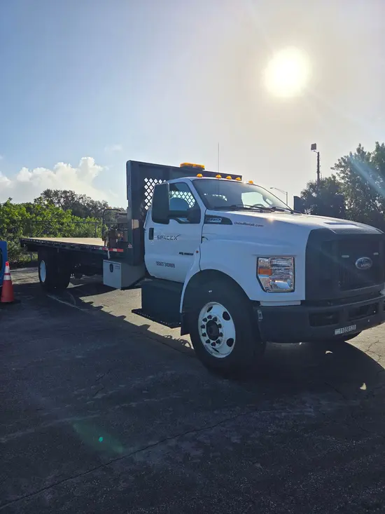 2019 Ford F750 26' FLAT
