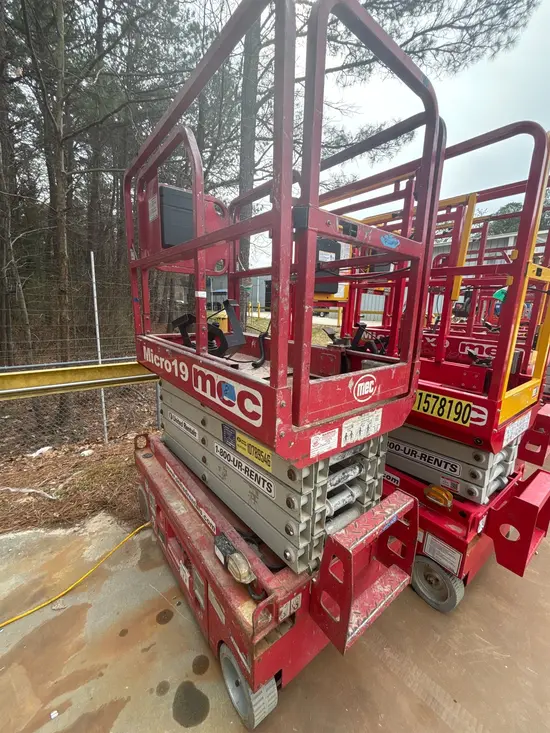 2018 MEC MICRO 19 Scissor Lift