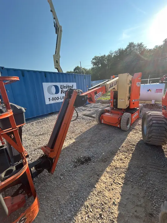 2018 JLG E300AJP Articulating Boom Lift