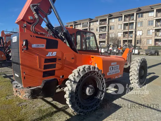 2018 SKYTRAK 8042 Forklift