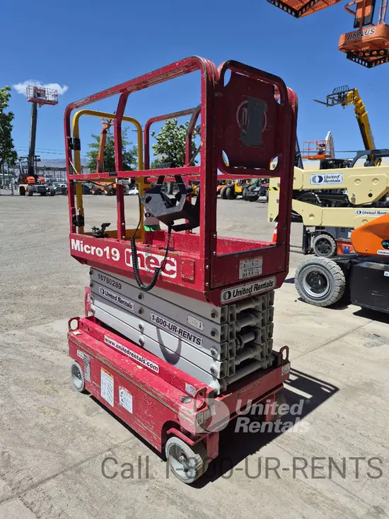 2018 MEC MICRO 19 Scissor Lift