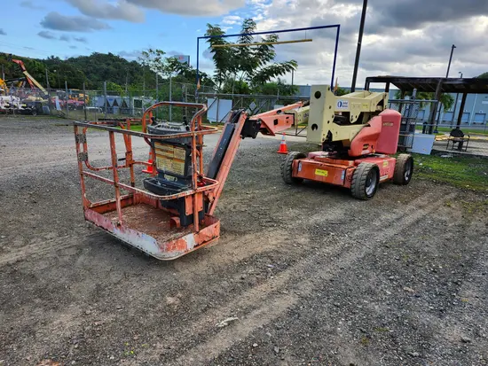 2013 JLG E400AJP Articulating Boom Lift