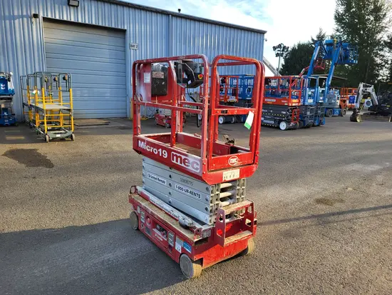 2018 MEC MICRO 19 Scissor Lift