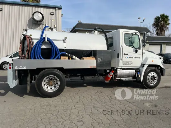 2019 HINO 268DCD4X2