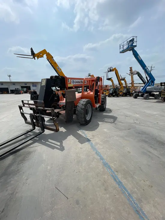 2017 SKYTRAK 10054 Forklift