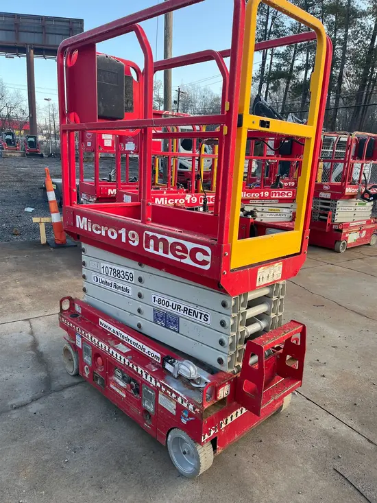 2018 MEC MICRO 19 Scissor Lift