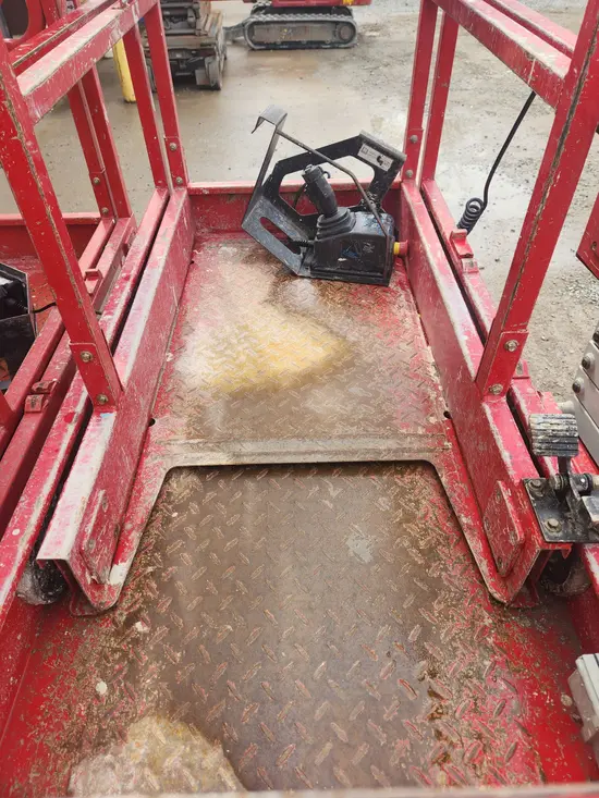 2018 MEC MICRO 19 Scissor Lift