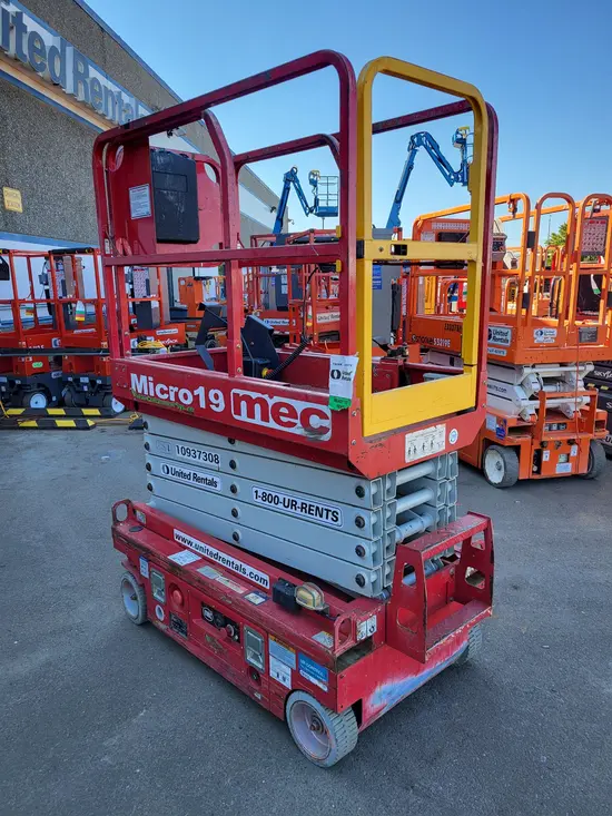 2019 MEC MICRO 19 Scissor Lift