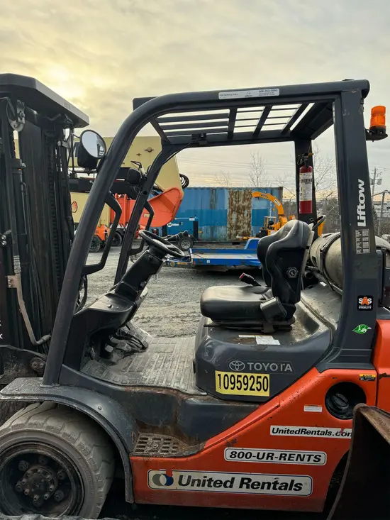2019 Toyota 8FGU30 Warehouse Forklift